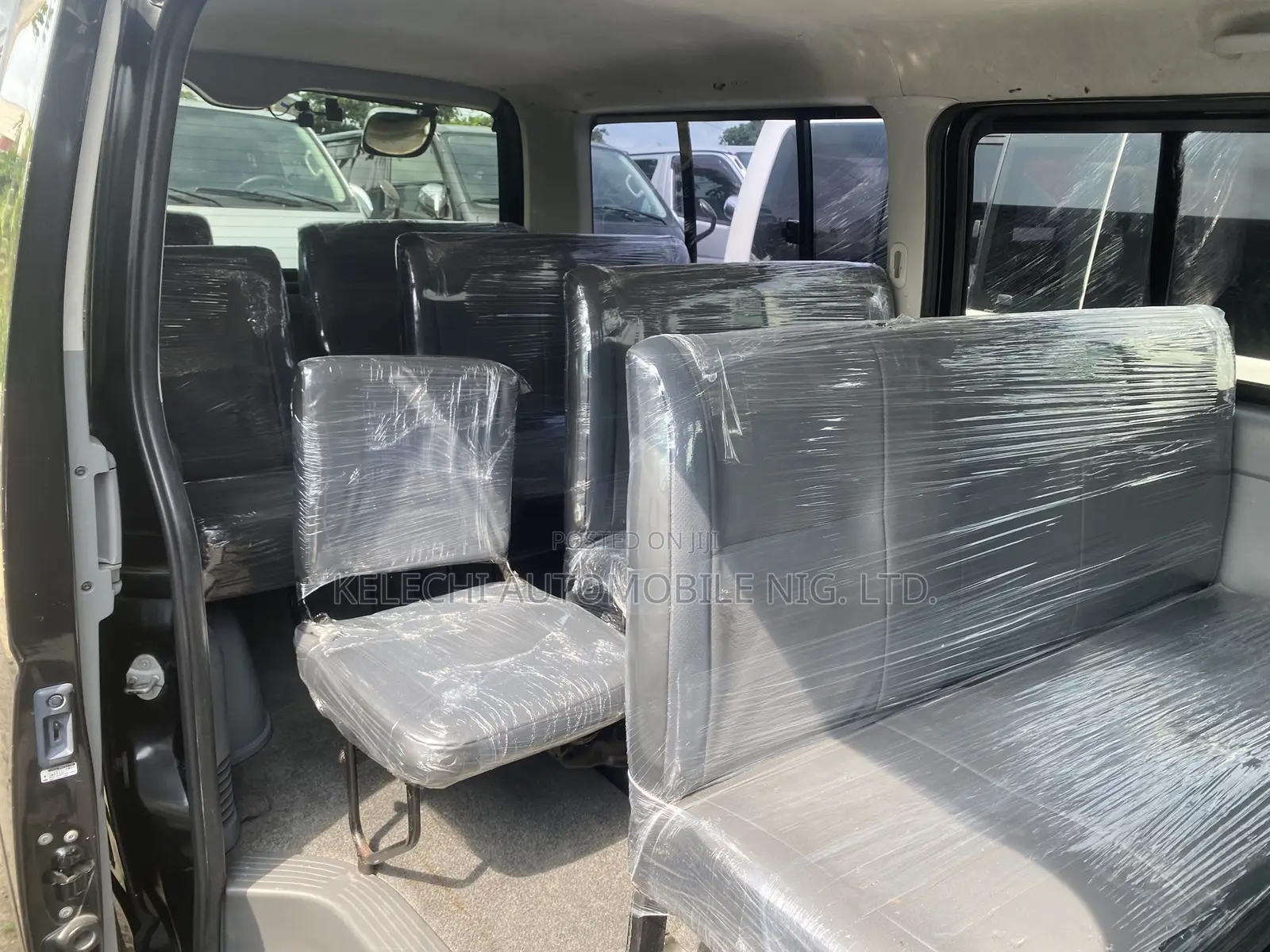 Toyota HiAce 2012 Black