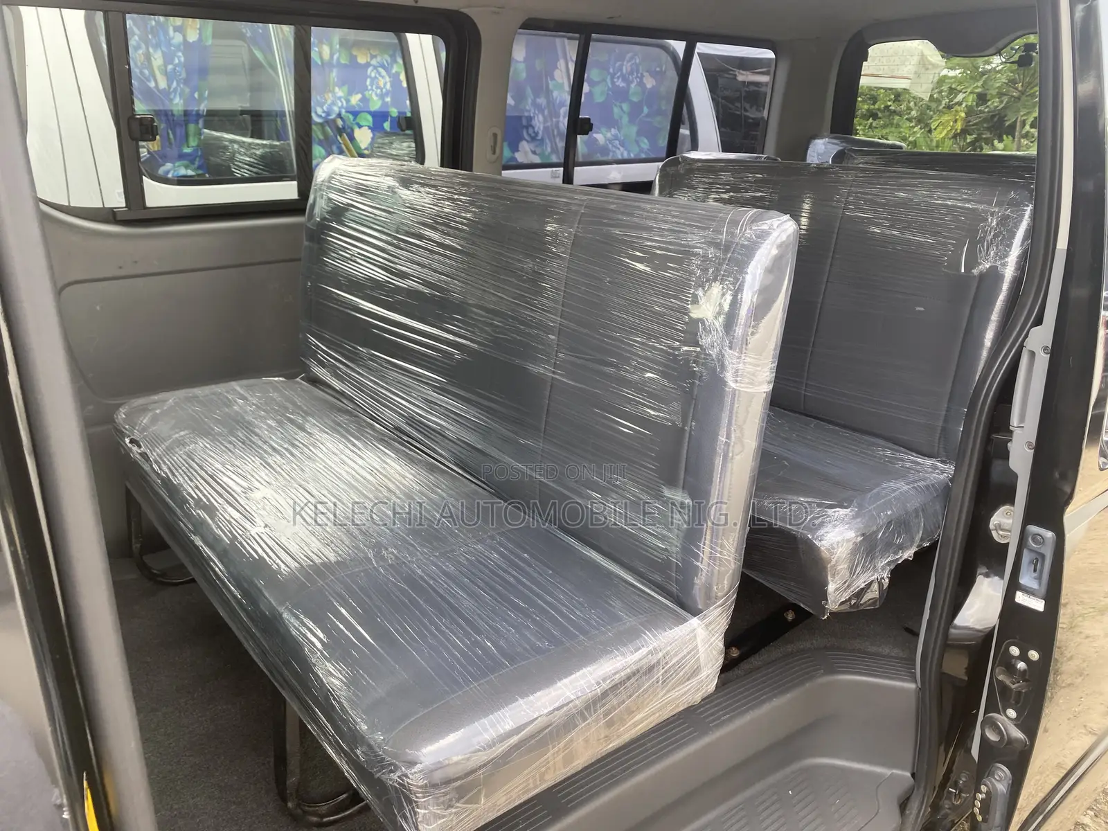 Toyota HiAce 2012 Black