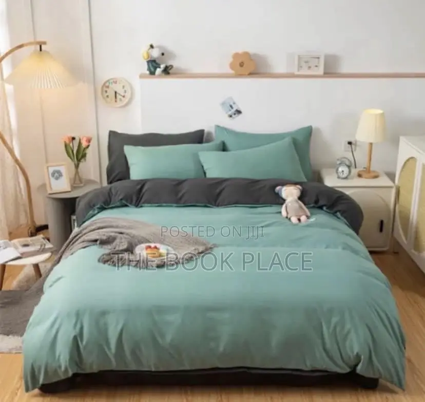 Two Tone Bedding Set With Duvet