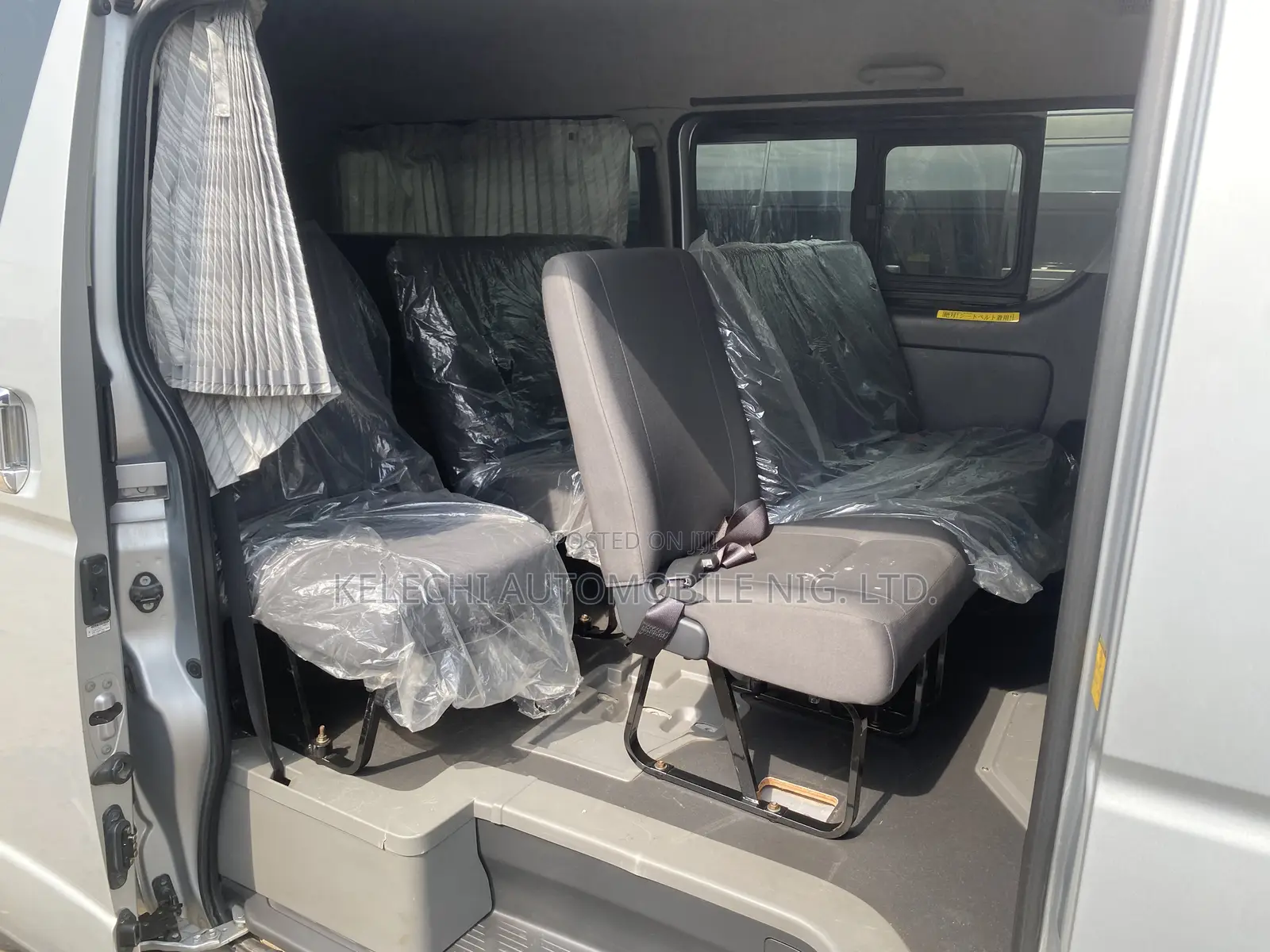 Toyota HiAce 2012 Silver