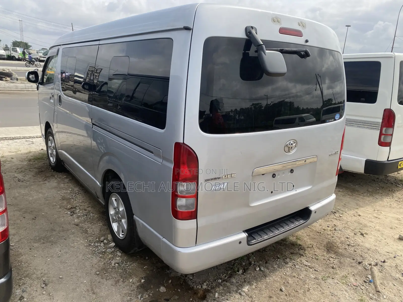 Toyota HiAce 2012 Silver