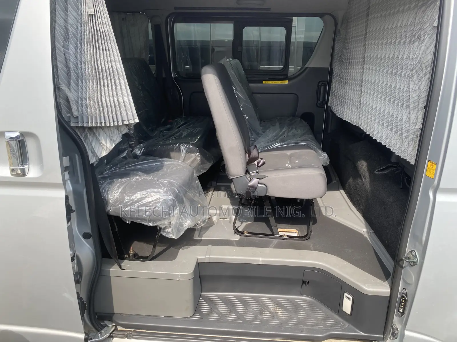 Toyota HiAce 2012 Silver