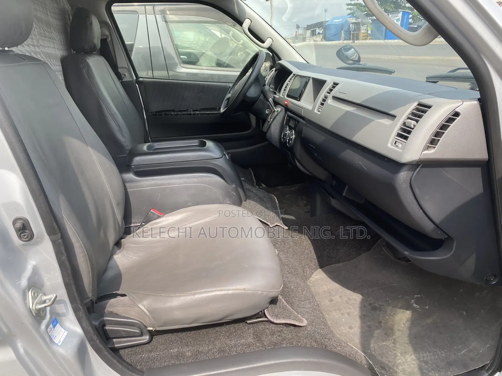 Toyota HiAce 2012 Silver