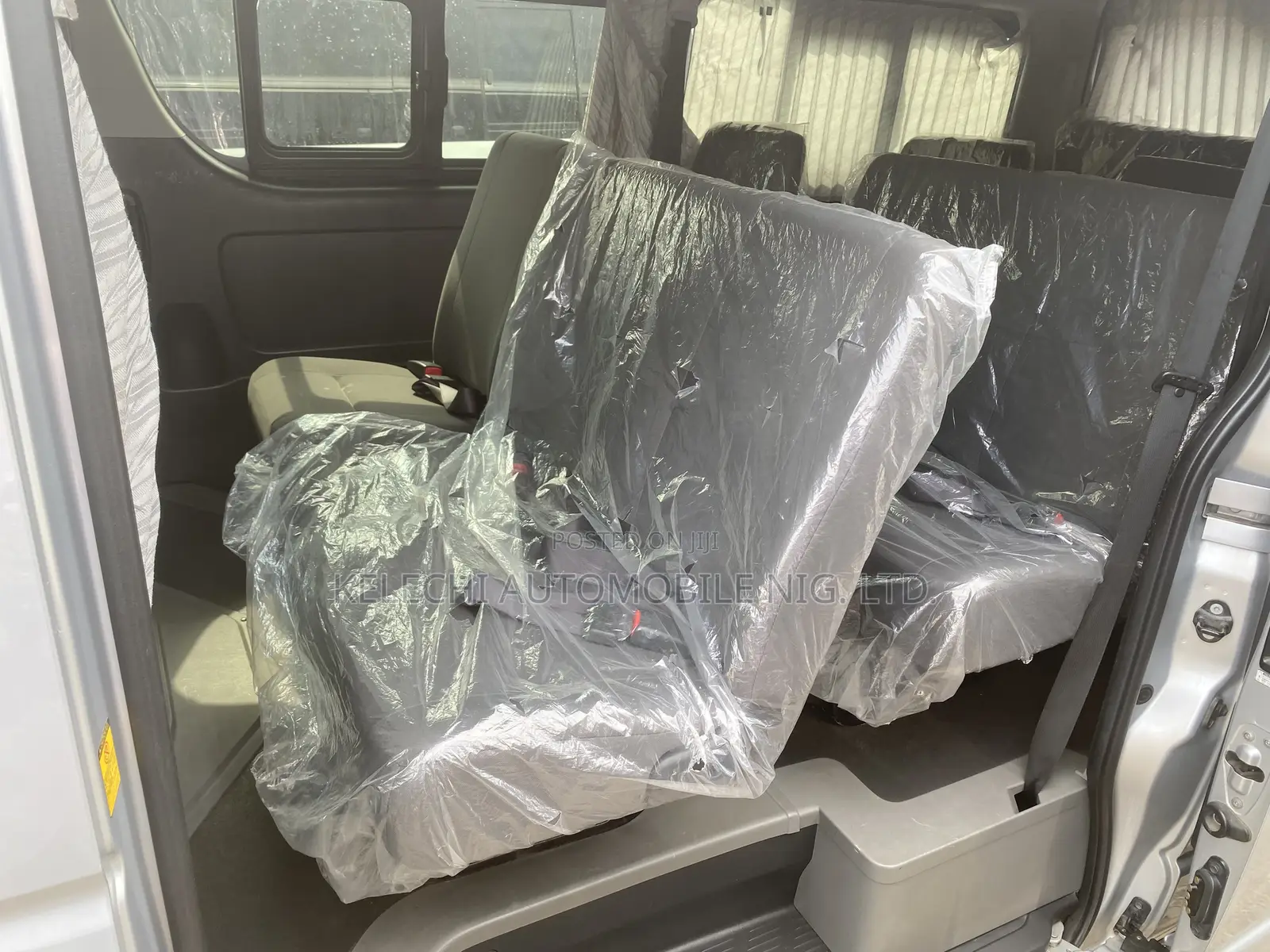 Toyota HiAce 2012 Silver