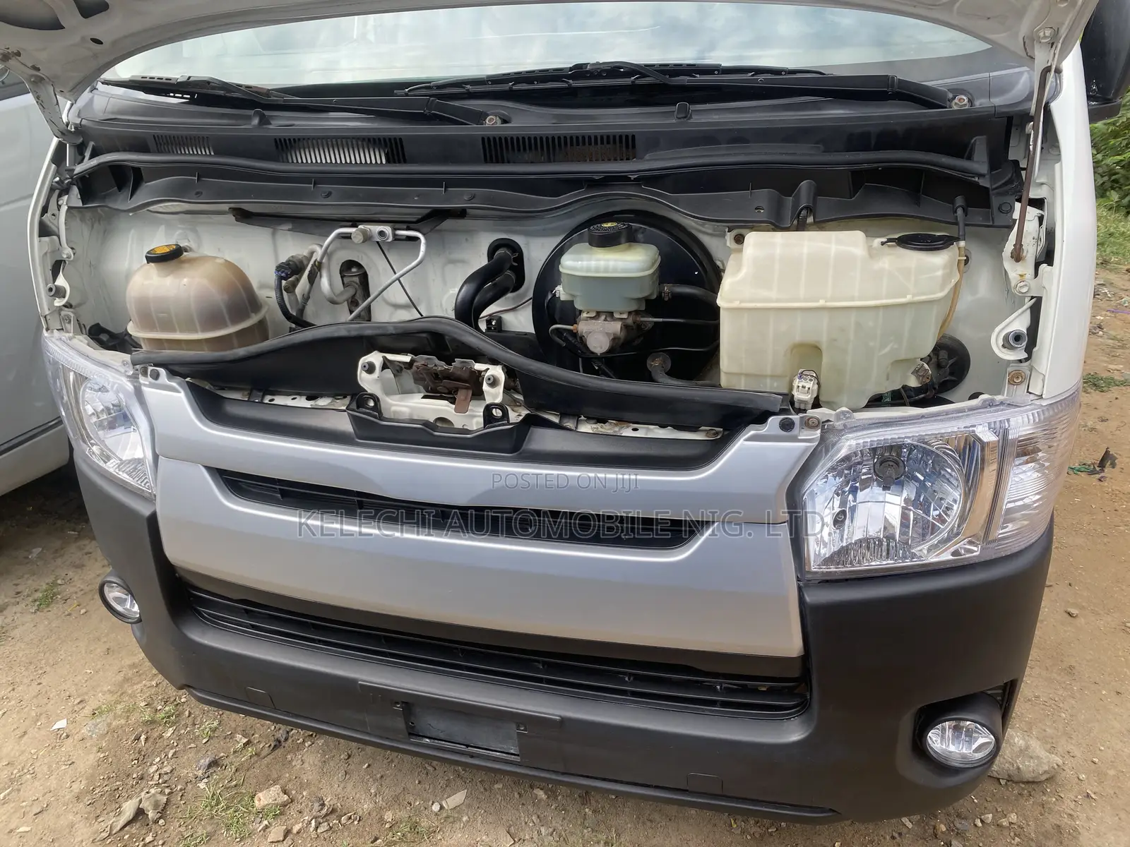 Toyota HiAce 2010 White