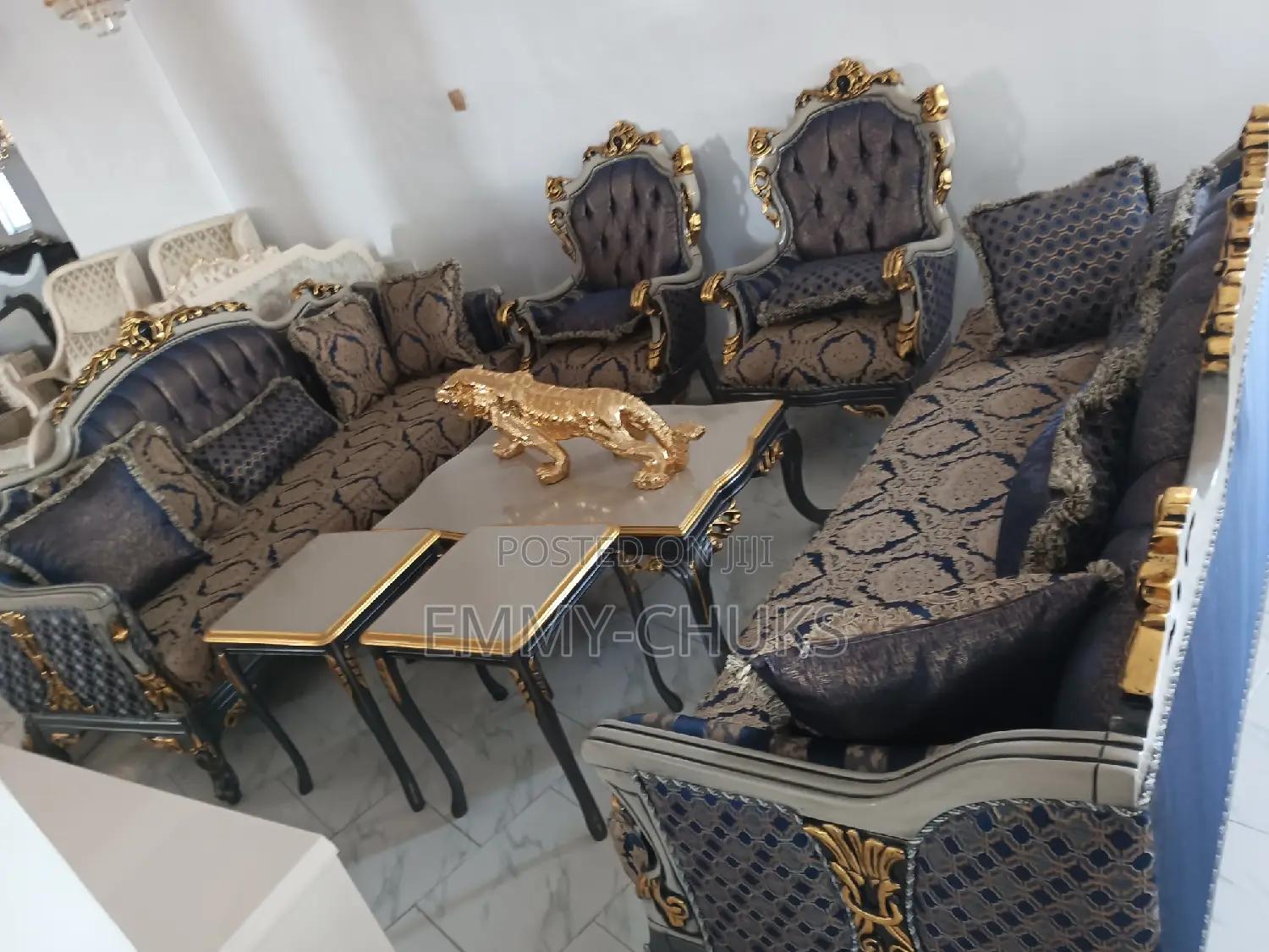 Complete Classic Luxury Sofa's and Center Table