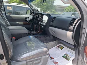 Toyota Sequoia 2015 Silver