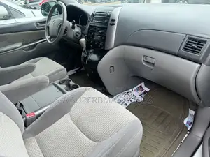 Toyota Sienna LE AWD 2008 White