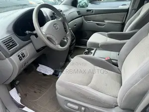 Toyota Sienna LE AWD 2008 White