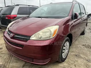 Toyota Sienna LE AWD 2005 Red