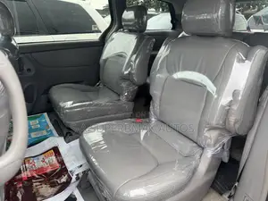 Toyota Sienna XLE Limited 4WD 2008 Gold