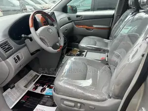 Toyota Sienna XLE Limited 4WD 2008 Gold