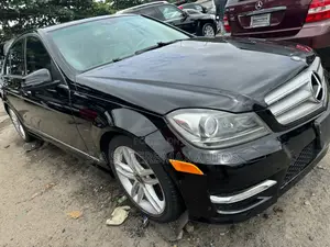 Mercedes-Benz C300 2013 Black