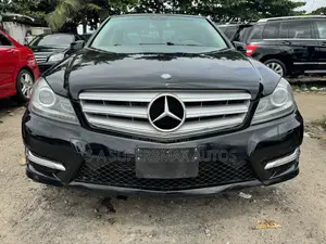 Mercedes-Benz C300 2013 Black