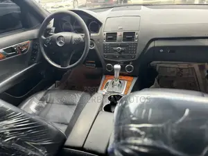 Mercedes-Benz C300 2010 Gray