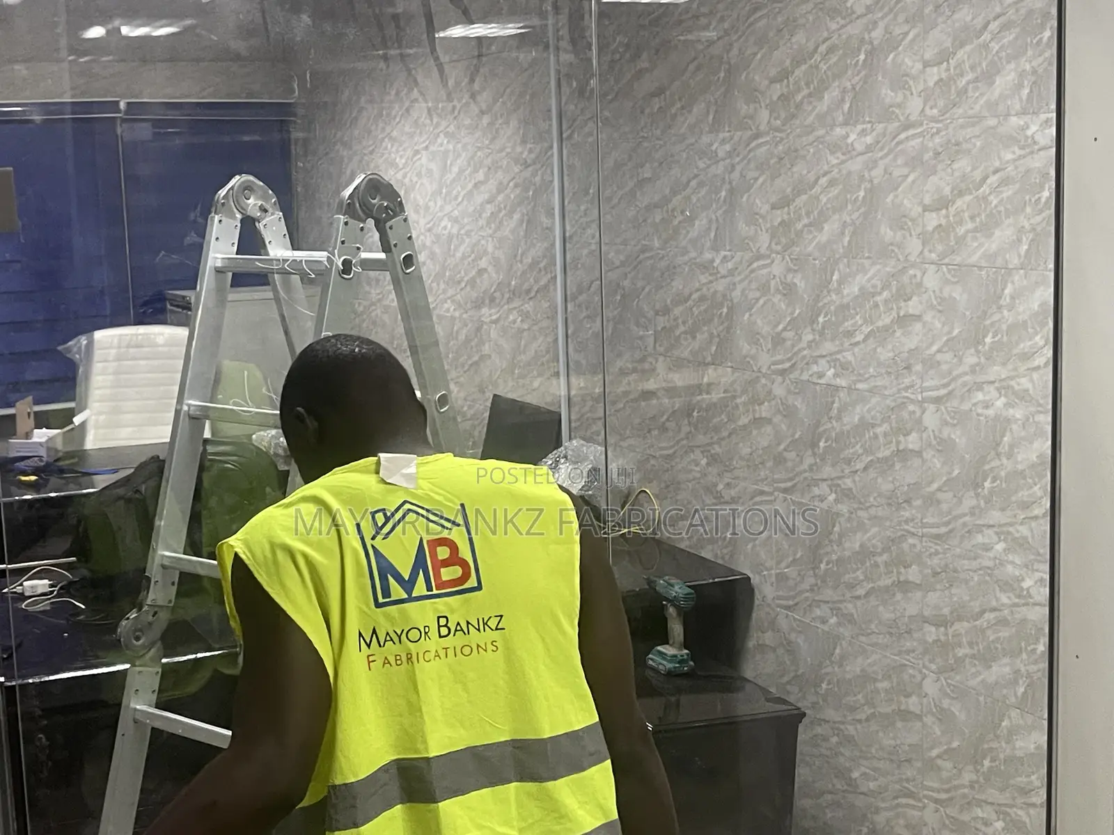 Frameless Glass Partition
