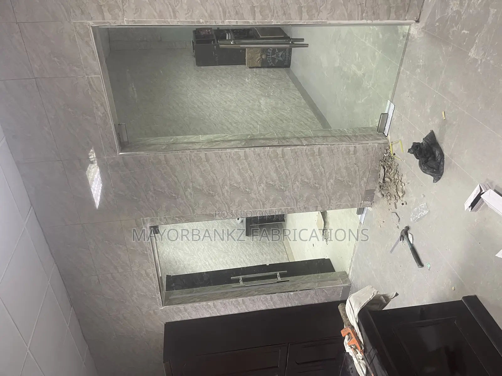Frameless Doors for Offices