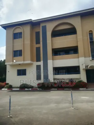 3bdrm Block of Flats in Wuse for rent