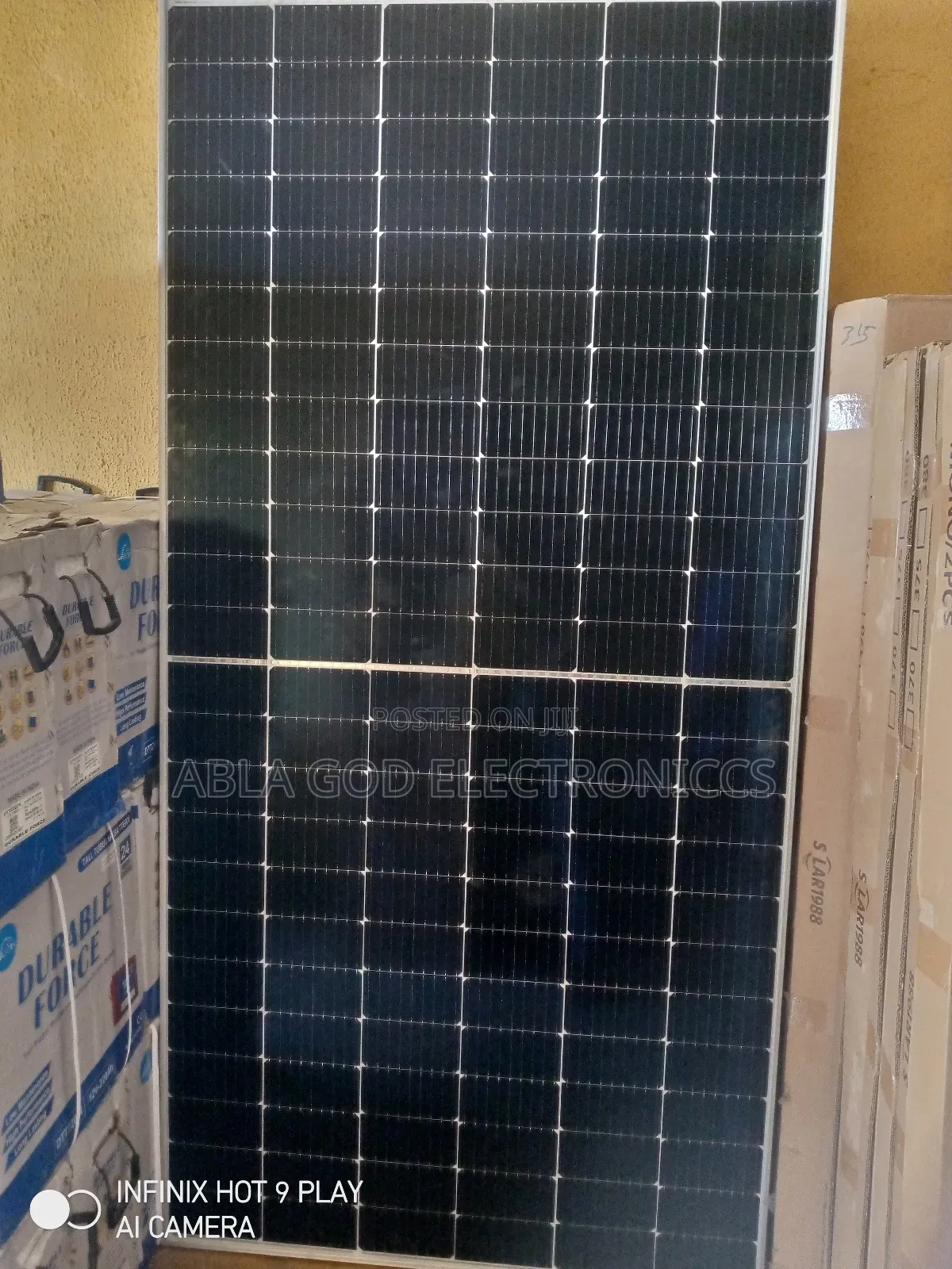 Jinko Solar Panel 650W 144cell Very Strong Fast Charging.