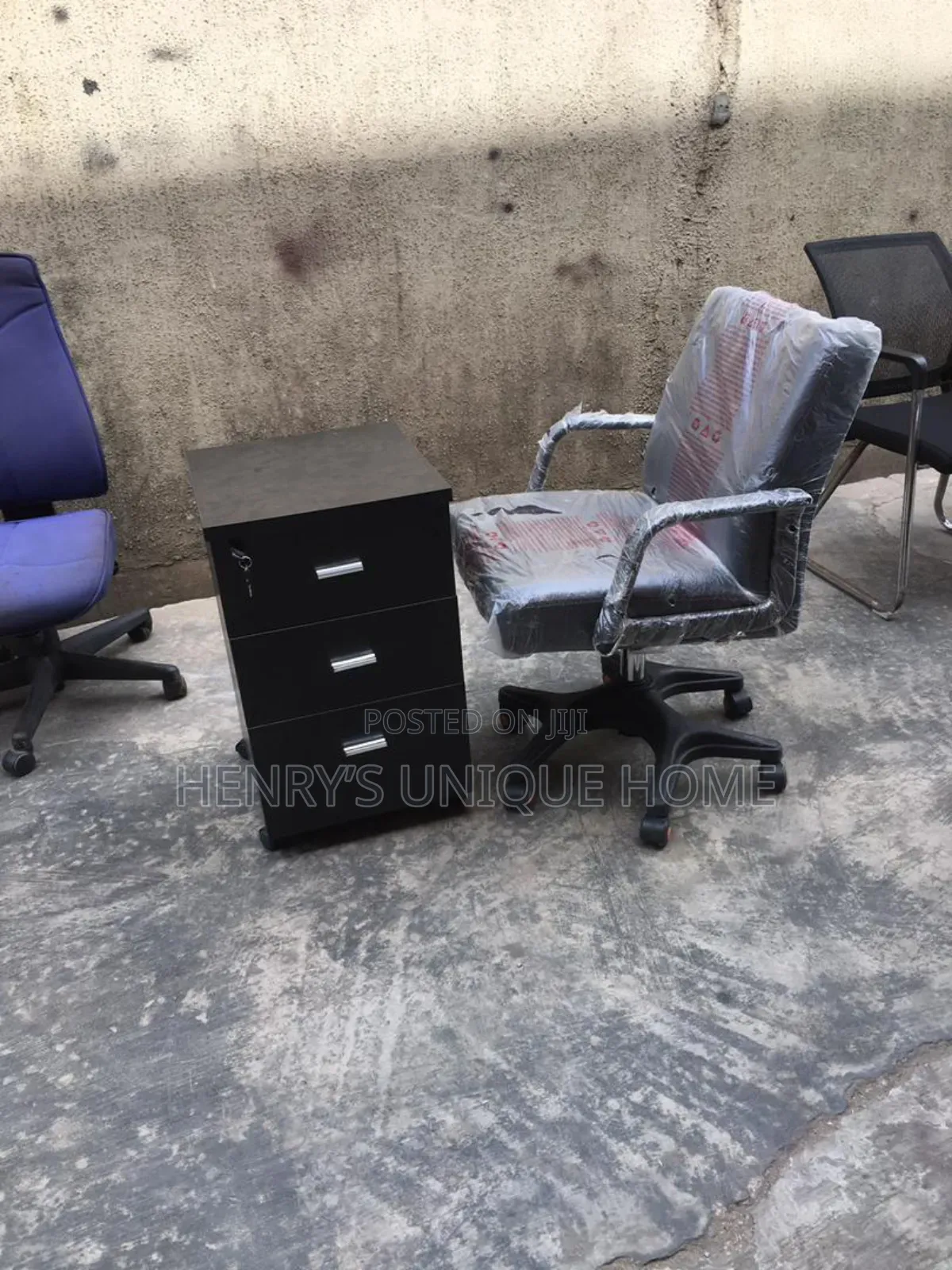 Mini Table for Small Office
