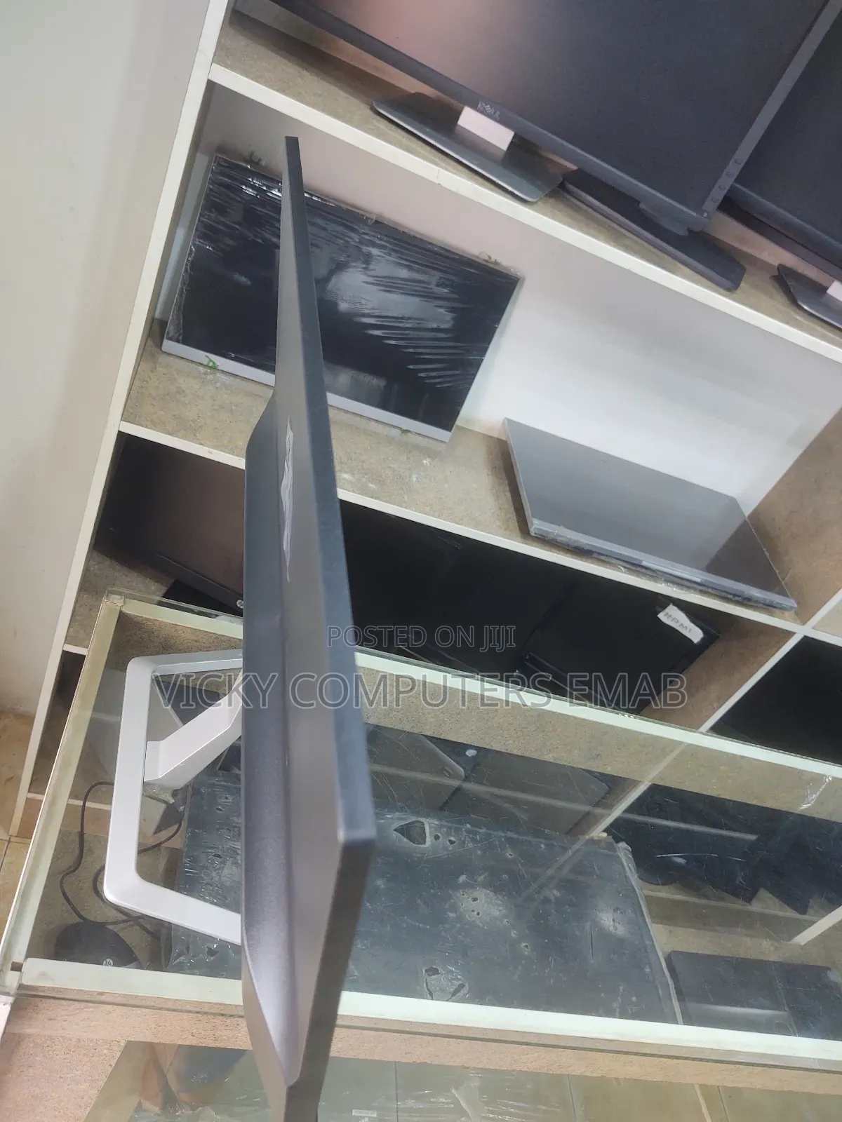 24 Inches Monitors