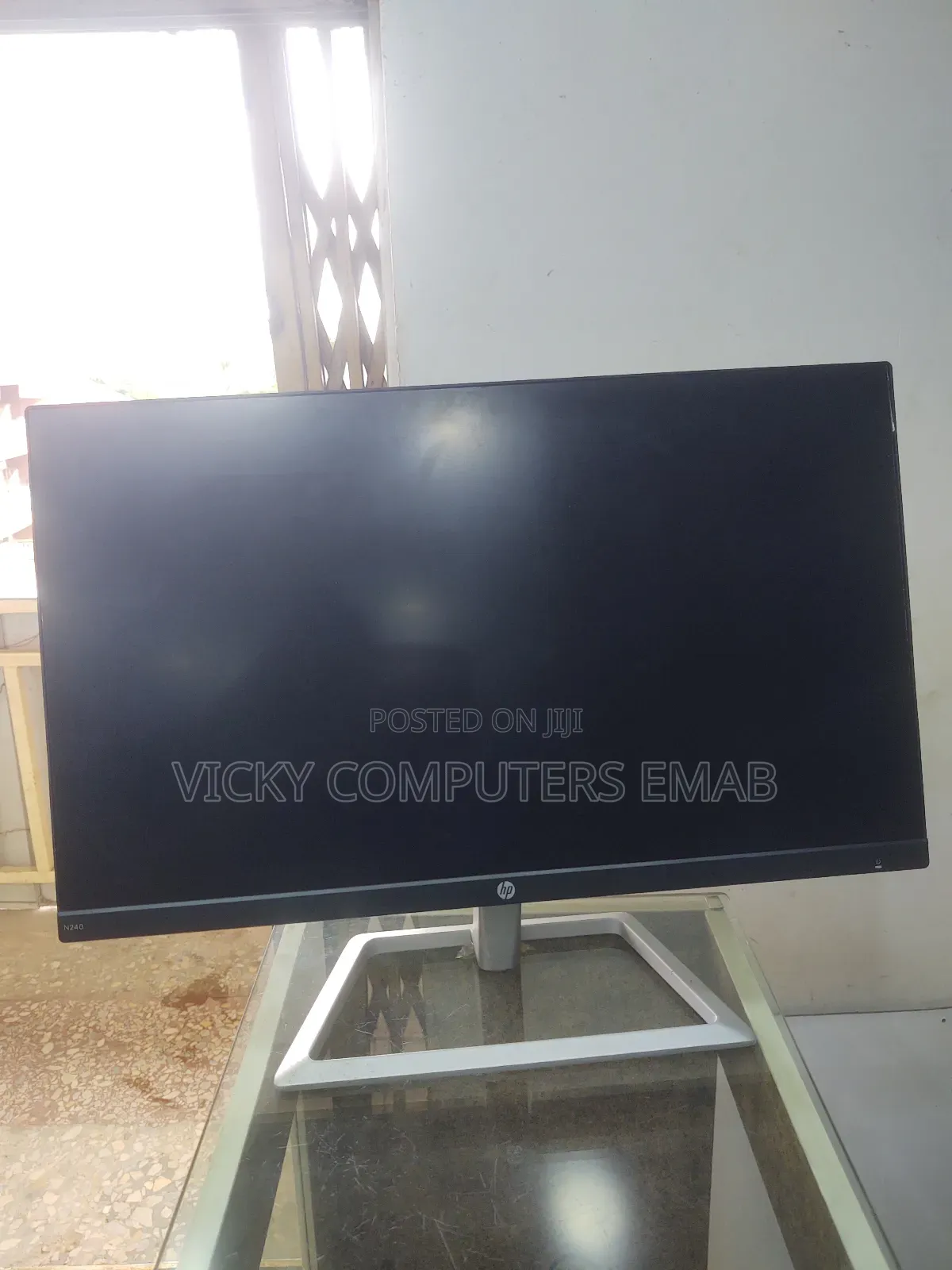 24 Inches Monitors