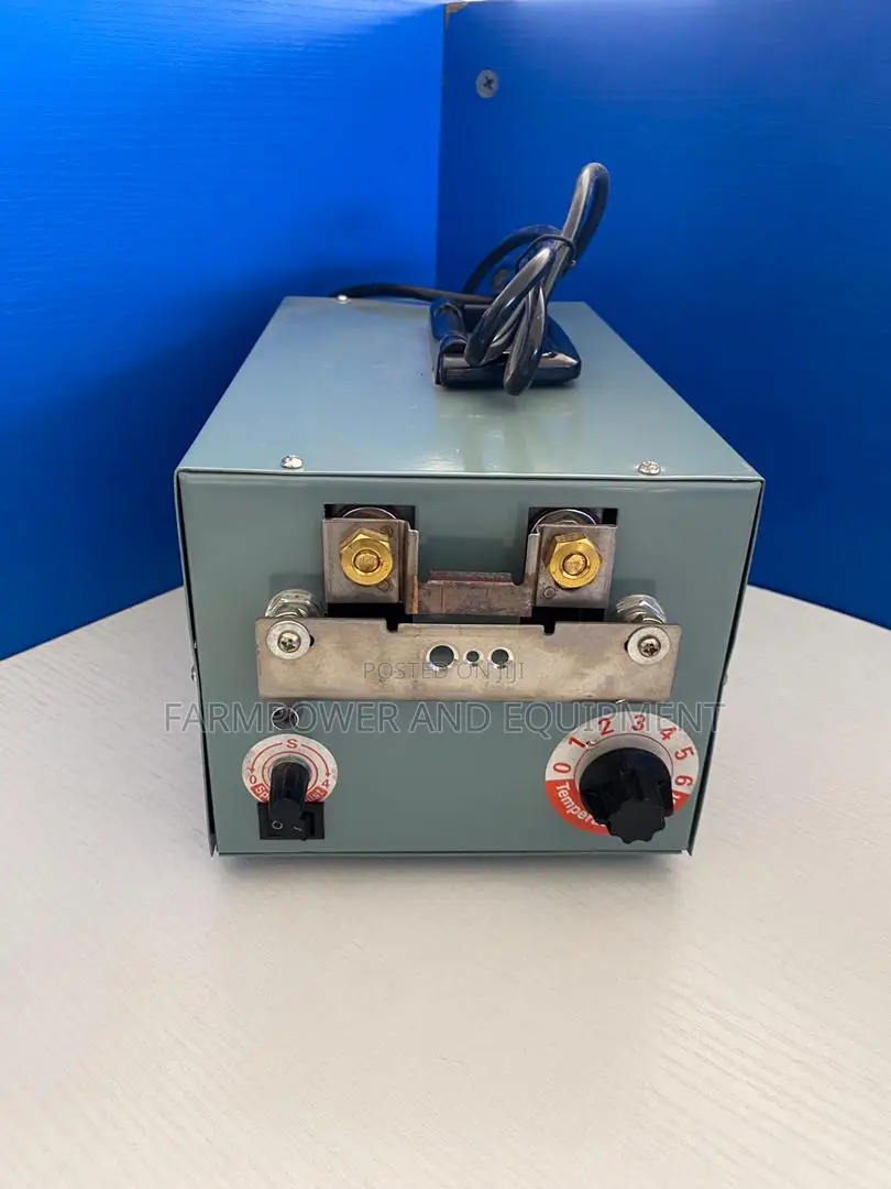 Debeaking Machine
