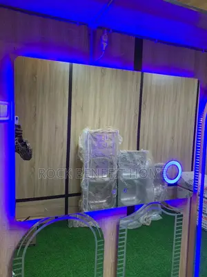 Exclusive Mirrors With Three Light