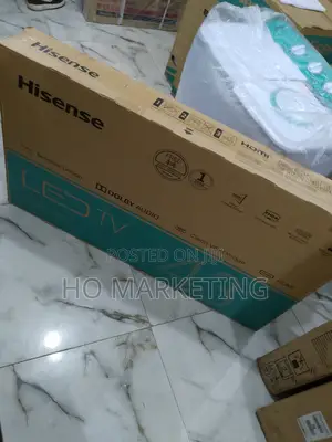 Portable Hisense 43" LED TV