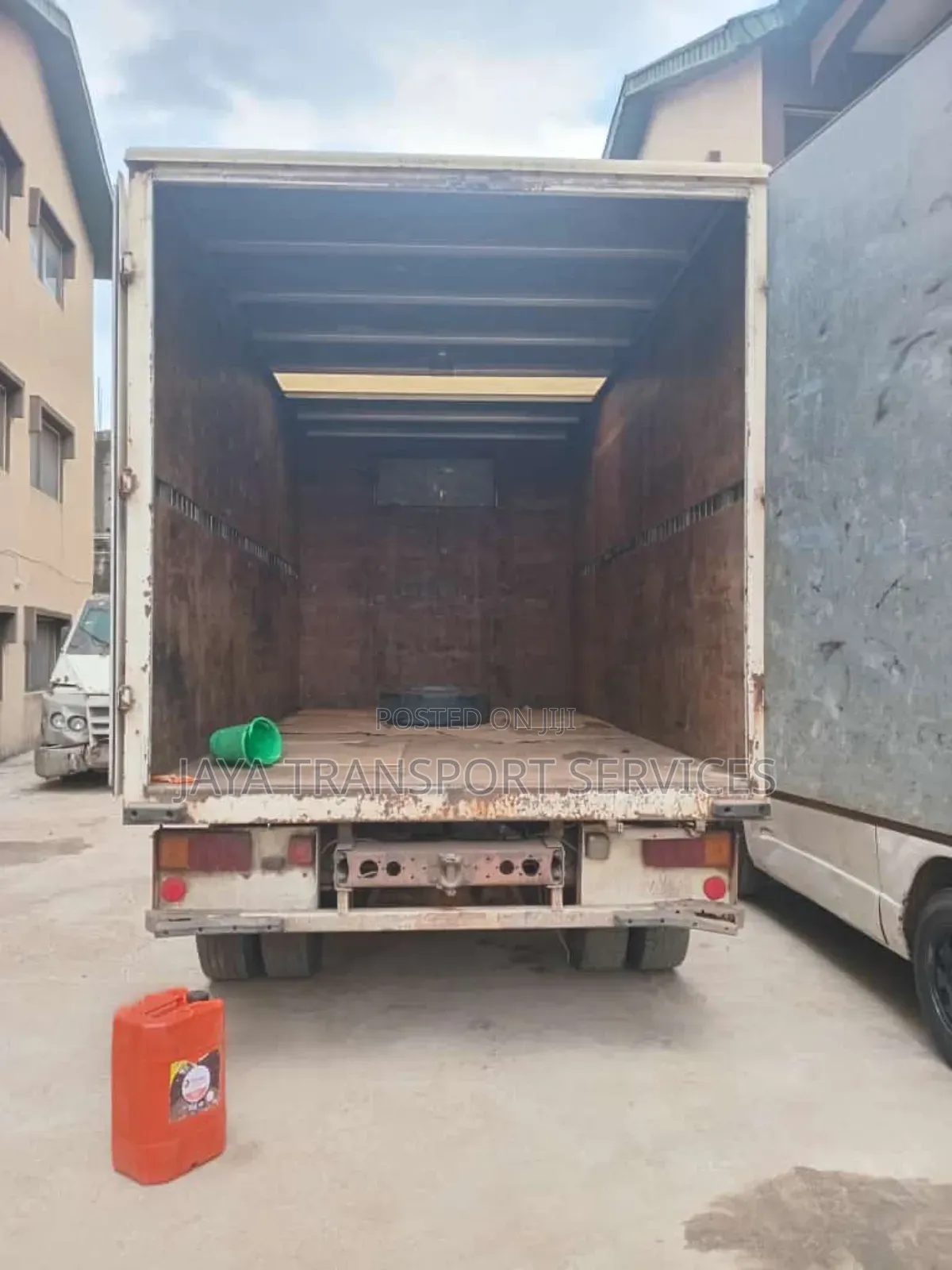 Our Spacious Truck, Oya Check the Inside View