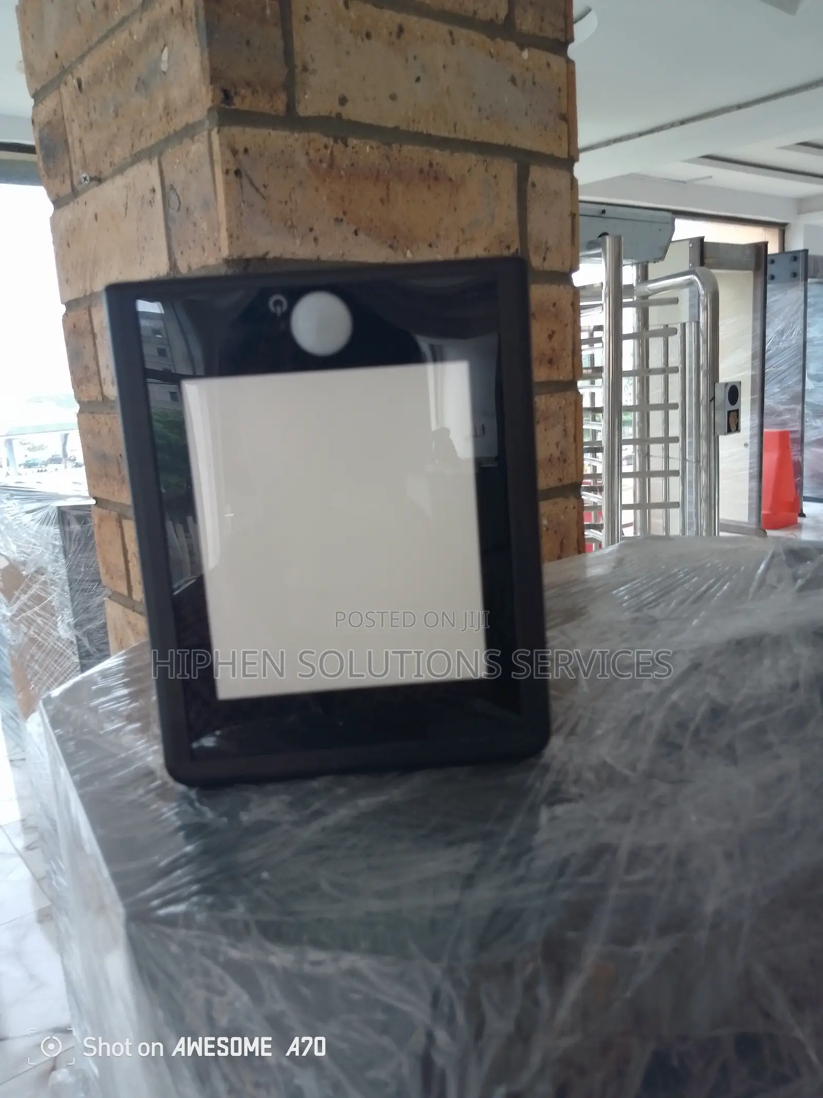 White Solar 208LED Wall Mounting Motion Sensor Light