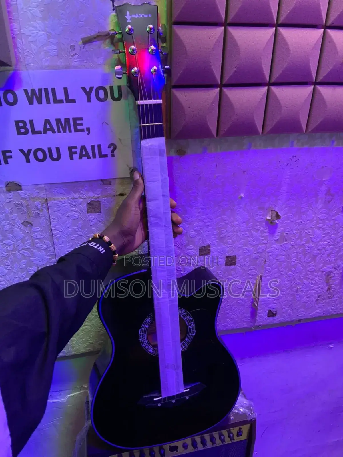 Acoustic Box Guitar