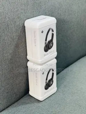  Beats Solo 4 Wireless Headphones