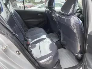 Toyota Corolla LE 2020 Silver