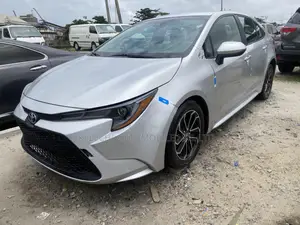 Toyota Corolla LE 2020 Silver