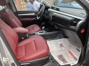Toyota Hilux 2021 Silver