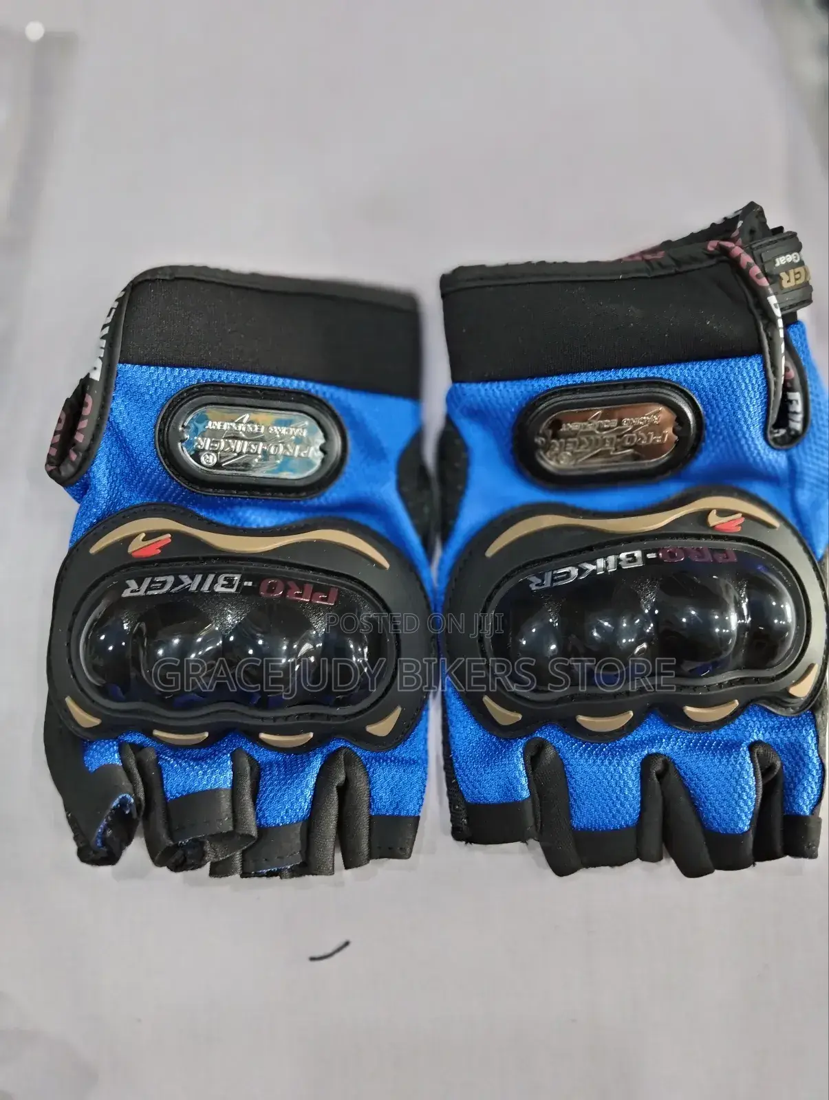 Short Gloves