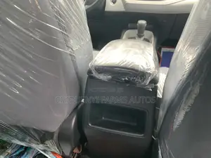 Toyota Corolla SE 2021 White