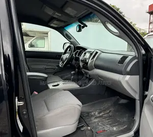 Toyota Tacoma Double Cab 4x4 4.0L V6 5-Speed Automatic 2013 Black