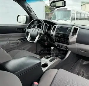 Toyota Tacoma Double Cab 4x4 4.0L V6 5-Speed Automatic 2013 Black