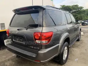 Toyota Sequoia 2006 Gray