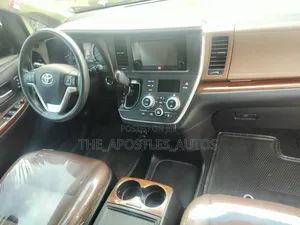 Toyota Sienna 2017 Black