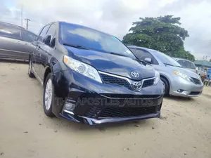 Toyota Sienna 2017 Black