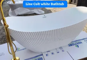 Line Colt White Bathtub .