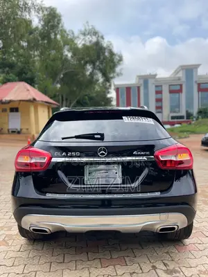 Mercedes-Benz GLA 250 2015 Black