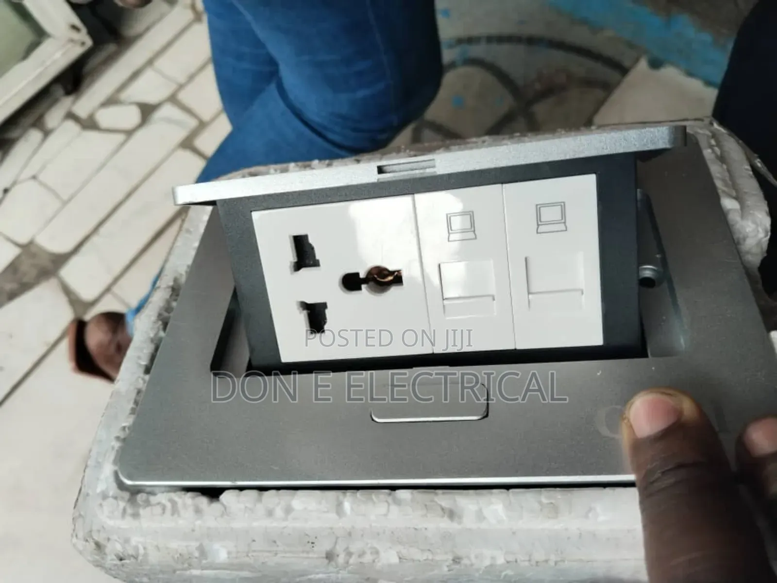 Floor Box 1power 2 Data