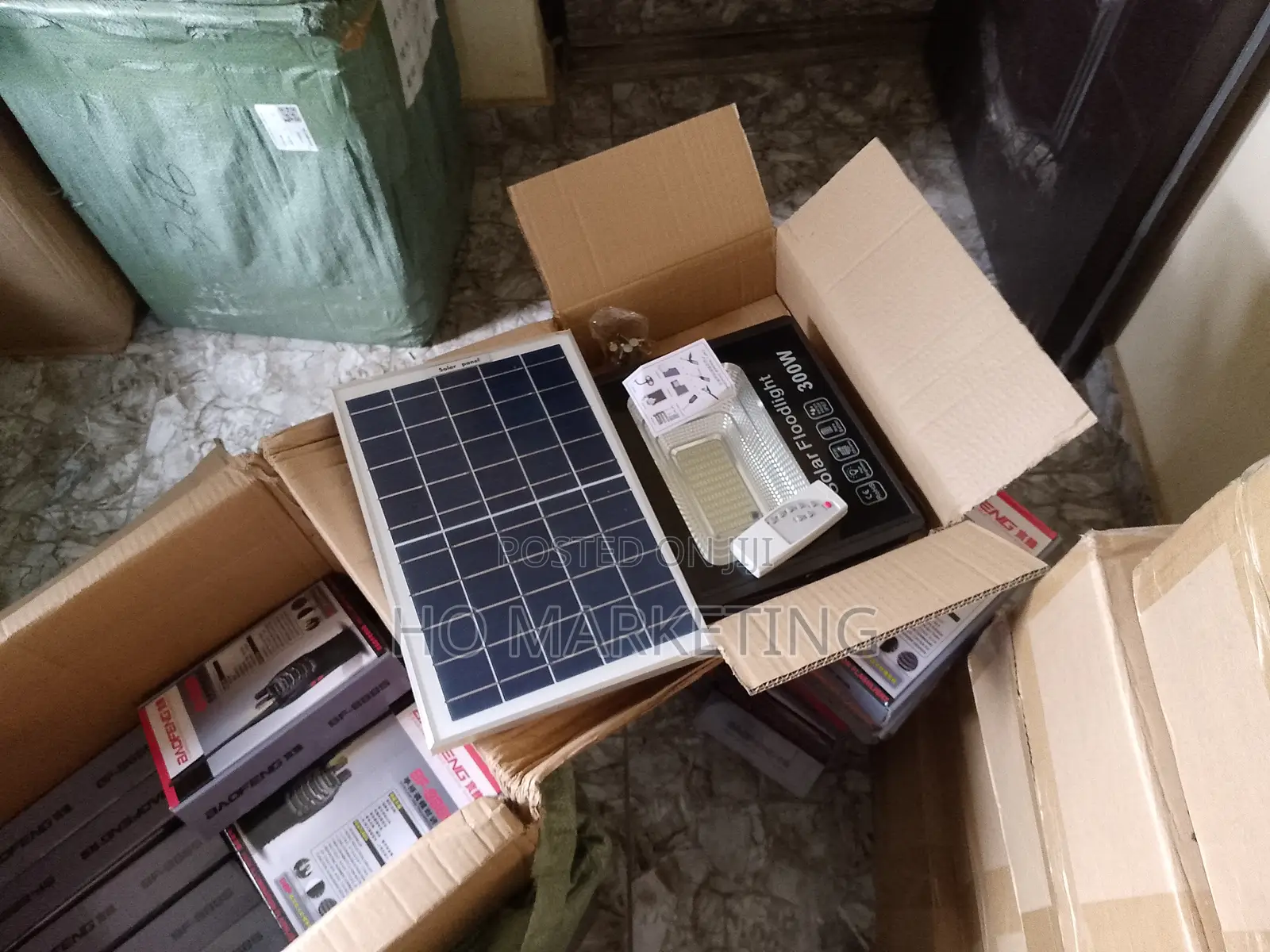 Improved 300W Floodlight Solar Energy With Remote Control