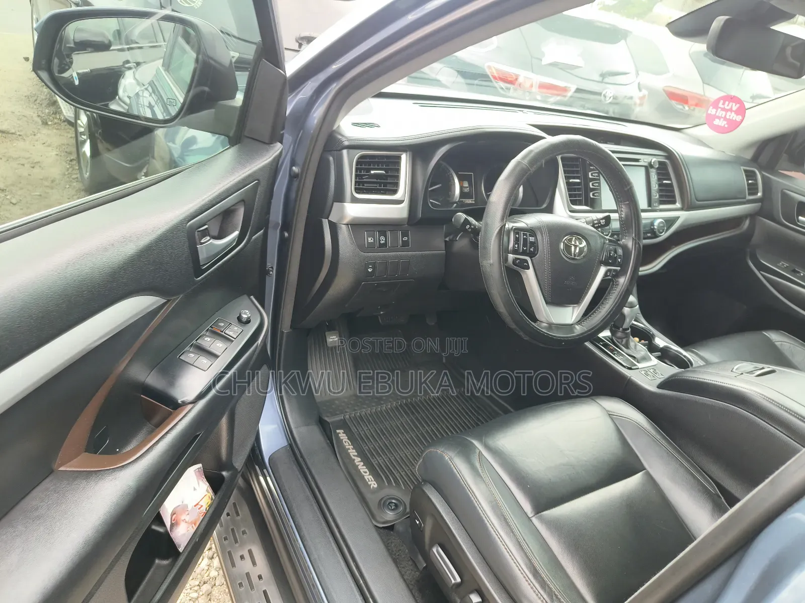 Toyota Highlander XLE 4x4 V6 (3.5L 6cyl 8A) 2018 Blue