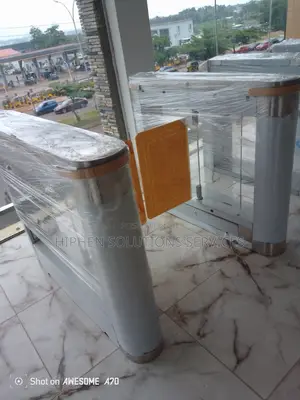 Security Glass Swing Turnstile Gate