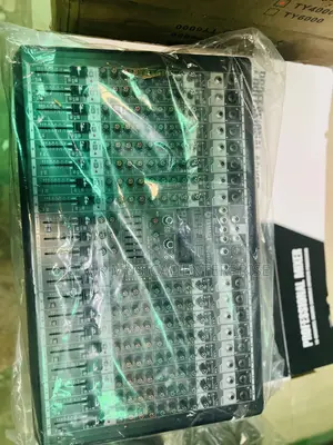 Yahama Mixer 16 Channel Professional Mixing Console Effects Processor